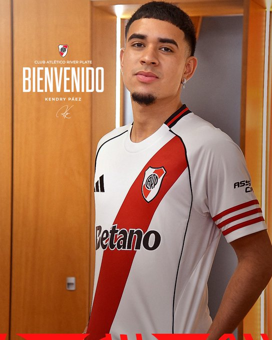 Este pibe puede salvarle la vida a Gallardo. Si nunca vieron jugar a Kendry Paez, se van a sorprender. Claro que, primero, lo tienen que poner. Y segundo, encerrarlo para que no agarre la noche de BA porque es más fiestero que el Diego, el Gordo Ronaldo y el Ogro Fabbiani juntos