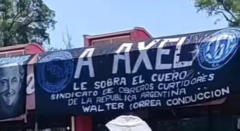 Te acordas cuando a la que le sobraba el cuero era a <a href="/CFKArgentina/">Cristina Kirchner</a> ?

Imprimiste esa bandera varias veces. RATA asesorada por <a href="/larroqueandres/">Andrés Larroque</a>

<a href="/waltercorreaok/">Walter Correa</a> Sos un muerto de hambre hijo d mil puta. Lo bueno es q sabemos dónde encontrarte.