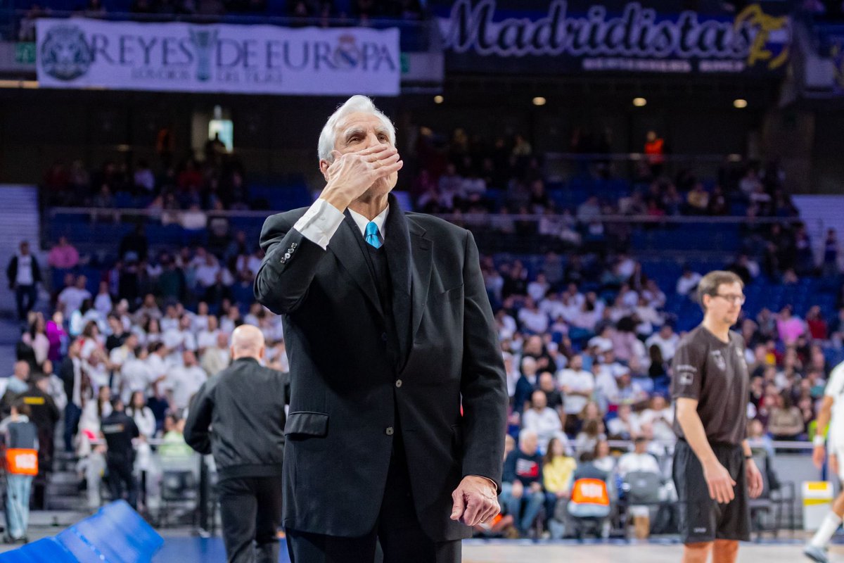 Victoria sin brillo ante el Granada y seguimos líderes en ACB.

Bonito homenaje a una de las <a href="/LeyendasRMB/">Leyendas Blancas</a>, Walter Szczerbiak.

Afrontamos semana importante en Euroliga, ¡¡¡VAMOS EQUIPO!!!

#JuntosSomosMásFuertes
#AnimaConBSK
