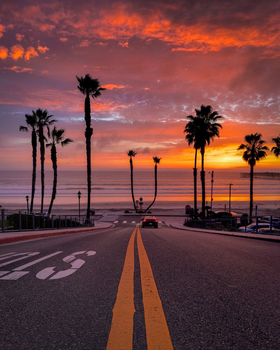 Sunset in Oceanside, California 🇺🇸