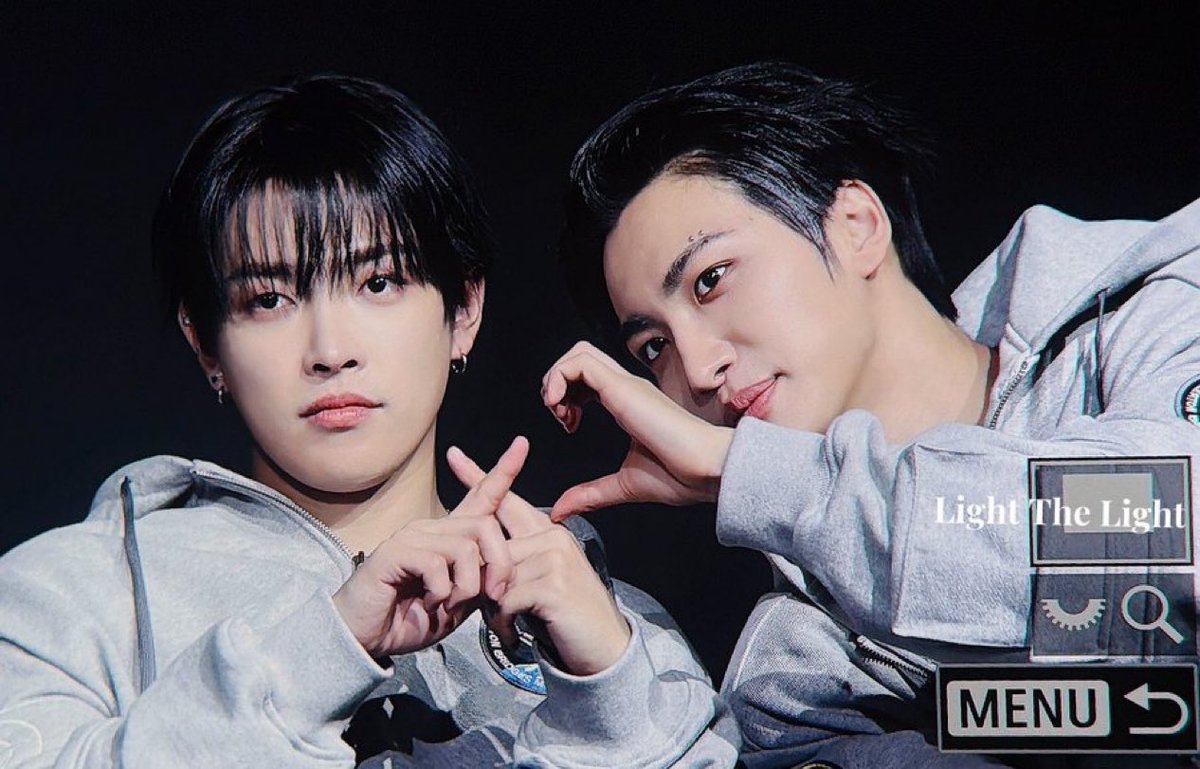 and mr tsundere did this at the same fanmeet… bro ….
