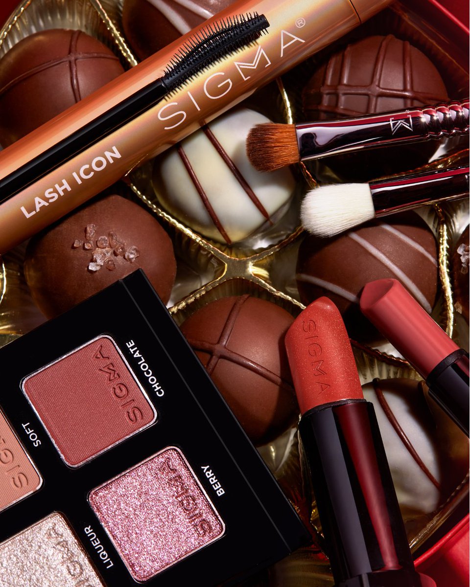 SigmaBeauty's tweet image. Better than a box of chocolates 🍫 💝 

Outshine Cupid with 30% off Valentine's Day sets!

Shop now: bit.ly/3HUU9L1

#Sigma #SigmaBeauty #SigmaBrushes