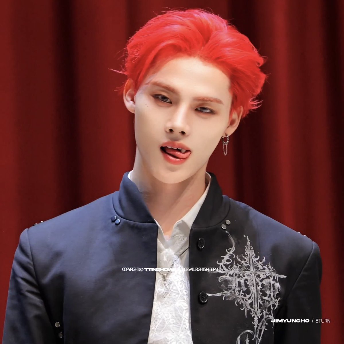 timaengji's tweet photo. I can't believe this man still hasn't gone viral among kpop fandom LIKE U PEOPLE ARE SICK TO IGNORE HIM https://t.co/fxfs0TJyza