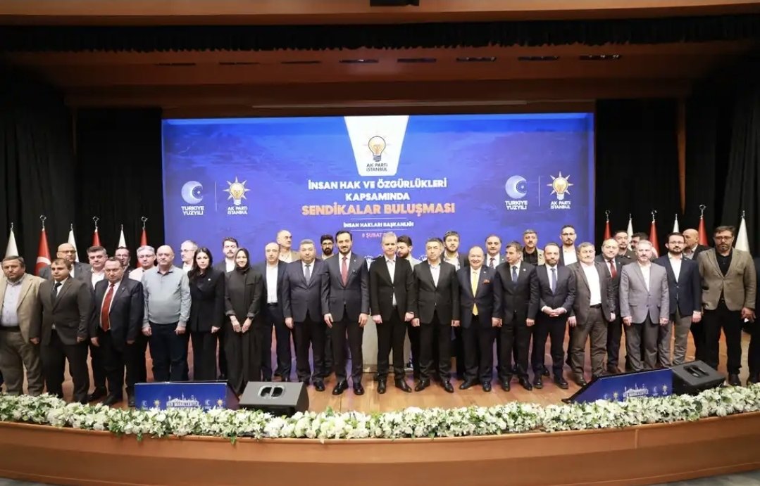 IlukMustafa's tweet photo. AK Parti İstanbul İl Başkanlığının
“İnsan Hakları ve Özgürlükleri  Sendikalar Buluşması” programına, Tüm teşkilat mensuplarımız birlikte katılım sağladık.Çalışma hayatına dair sorun ve taleplerin çözüm yollarının istişare edildiği verimli bir toplantı gerçekleştirildi.
#hakiş https://t.co/HmJlfYS6gt