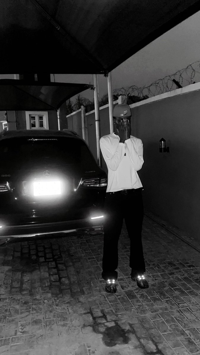Fahdversee's tweet photo. Grateful to @luwa_mp4 for sharing his stage w me 🤞🏾🖤 https://t.co/F1sUEC1RqO