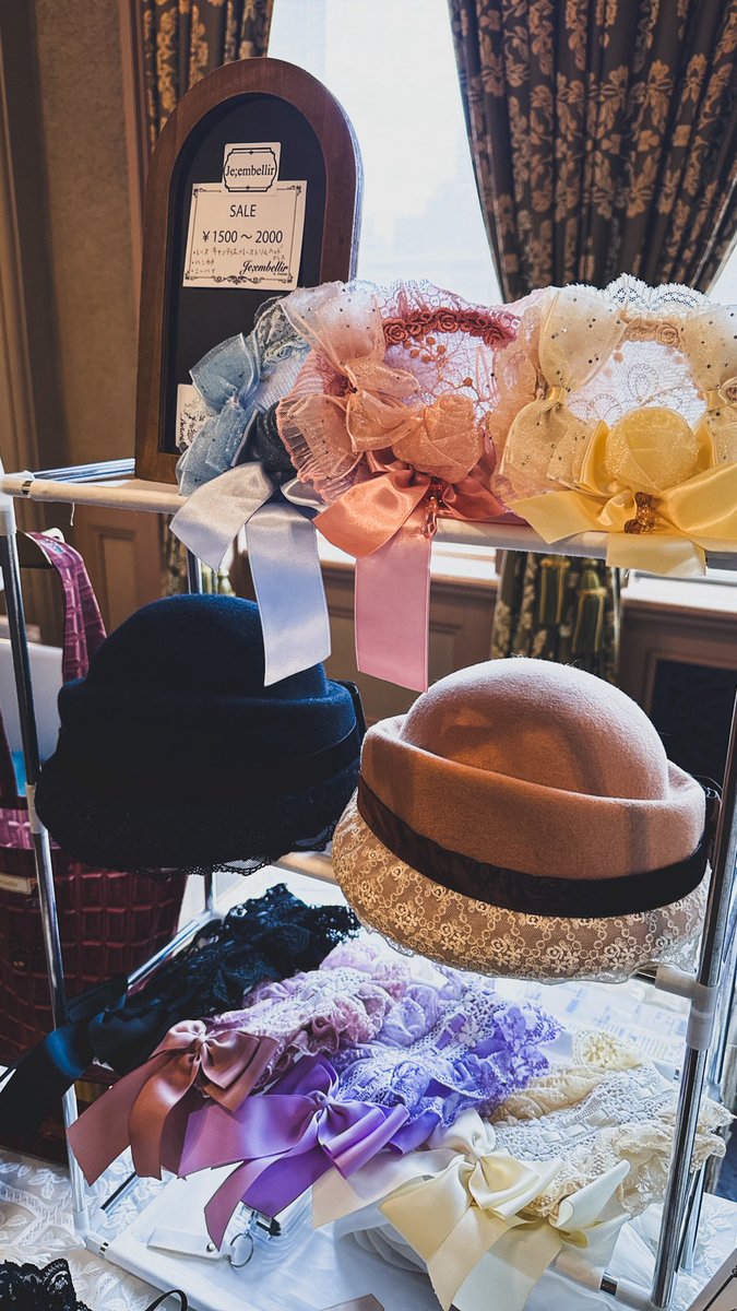 寒い中皆様たくさんのお迎えありがとうございました😊
薔薇のリボンクリップは、想像以上に早くお迎えされていきました🙏
資材買ったけど間に合わなかった分は届き次第、制作して通販にupさせて頂きますね☺️💕
次のロマアラは７月かぁ✨
また、抽選当たりますように🎯