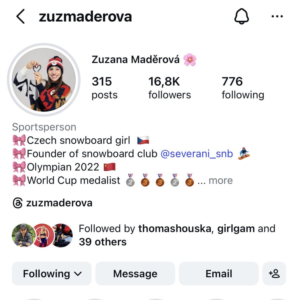 Mám jedno velmi osobní a zároveň profesní přání 👇🏻

Ty holky a kluci, kterým budete v příštích 14 dnech fandit u televize, který budou reprezentovat Česko tím nejlepším možným způsobem a který vám budou dělat v ideálním případě absolutní radost jsou většinou i skvělý vzory pro