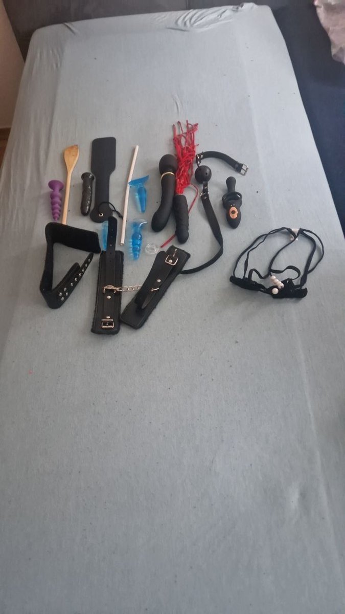 Auf der Suche nach einem unterwürfigen Sklaven, mit dem wir uns persönlich treffen können, Ich würde mich so gerne auf dein Gesicht setzen 

Schick mir einfach eine SMS, wenn du reinkommst

#moneyslave #moneyslavefrancais #moneyslavefr #moneymiss

t.me/pavoxypatrycja