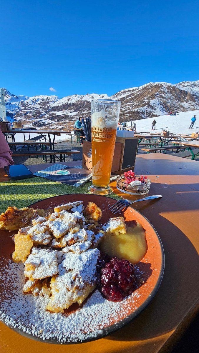 SunfireAdvocate's tweet photo. Kaiserschmarrn und weissbier its so peak https://t.co/9wzeDPjk5X