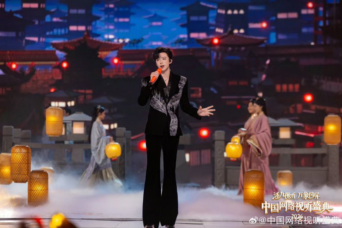 LiuYuningBrasil's tweet photo. A conta oficial no weibo do "China Network Audio-Visual Annual Ceremony 2026" publicou mais imagens de #LiuYuning no evento 🥰

(3/9)

#刘宇宁 #摩登兄弟刘宇宁 https://t.co/KwtOWcgsBx