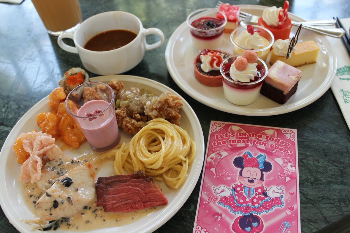 前回クリパレ爆食委員会したんだけど料理全部美味しかった（>⩊<）デザートはプリンと生クリーム乗ってない方のパンナコッタみたいなやつがめっちゃ好みの味でした( ܸ-⩊- ܸ)