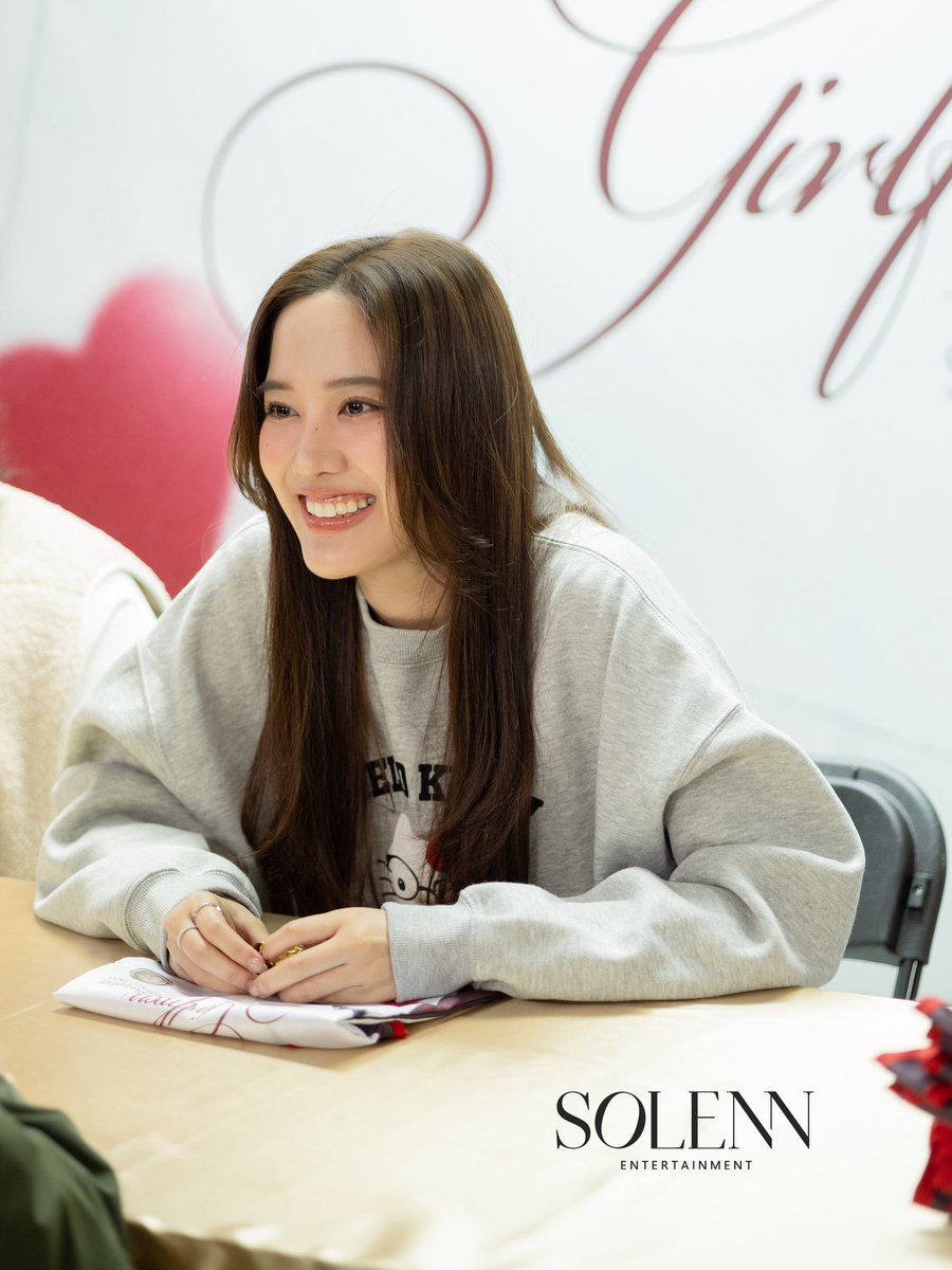 Amamos ver esa sonrisa de Freen 🥰

GF LOVE LETTER IN TAIPEI
#GirlFreenTaipeiFanmeeting
#GIRLFREEN