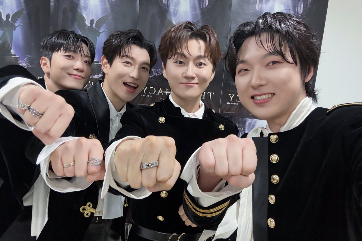 official_fore's tweet image. [📸]

2025-26 FORESTELLA CONCERT
{THE LEGACY in Busan} 두 번째 공연 종료!

마지막의 마지막까지 최선을 다해
멋진 공연을 만들어준 포레스텔라에게 박수
👏👏👏👏

#포레스텔라 #Forestella