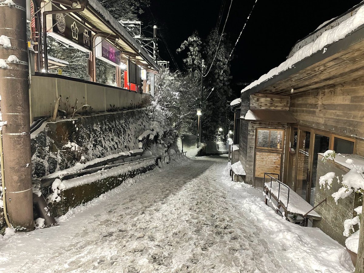 こわいねぇ……(チェンスパ履きながら