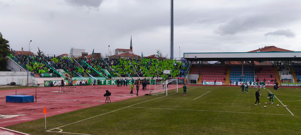 Bursaspor’da bu sezon 3 farklı teknik adam görev yaptı. Ama bugün sahaya baktığımızda değişen neredeyse hiçbir şey yok. Sistemden, taktikten bile bahsetmiyorum. İstek yok, mücadele yok. Oyuncular resmen sahada yoktu.

Bırakın şampiyonluğu, bireysel başarıyı, kendini göstermeyi…
