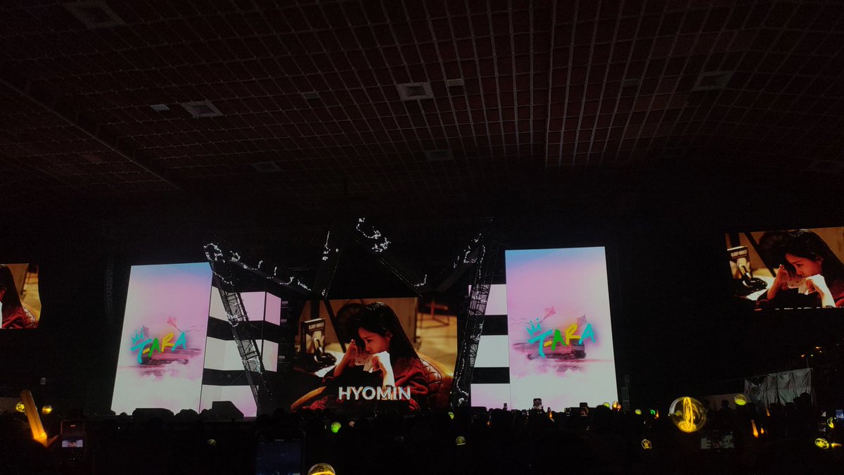 phucthuy88's tweet photo. 070226
memories of youth 
còn lụy fancon chưa move on đc 
hẹn gặp lại bảo bối HYOMIN 💛 👑 

T-ARA VIETNAM FANCON 2026
#taravietnamfancon2026
#T_ARA #티아라 #효민 #HYOMIN https://t.co/UNfxRHAXUe