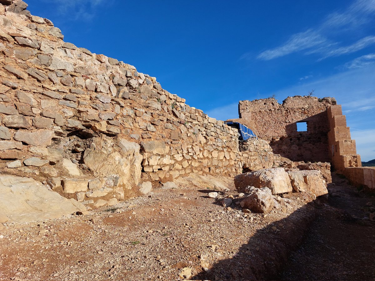SoyPacoCrespo's tweet image. Castillo de Benalí, Ahín, Castellón. No hay certezas sobre su época de construcción, aunque podría situarse entre los siglos XI y mediados del XII (periodo taifal). Durante la rebelión mudéjar de 1525, propiciada por la aprobación en la Corona de Aragón de la cédula de conversión…