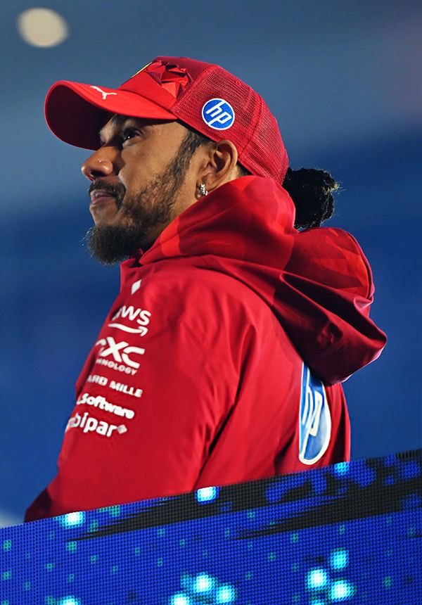 1 month to go until lights in Oz! 🇦🇺🦘 can’t wait for weekends to be filled with racing again! 🙌🏻 #F1