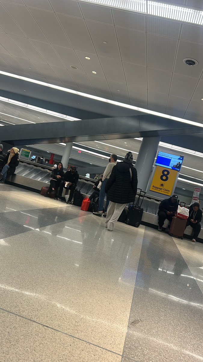 blakeballin's tweet photo. @JFKairport 3 hours and counting for our bags, there isn’t a single chair to sit on, and it’s freezing in here https://t.co/zl9wZuJtEC
