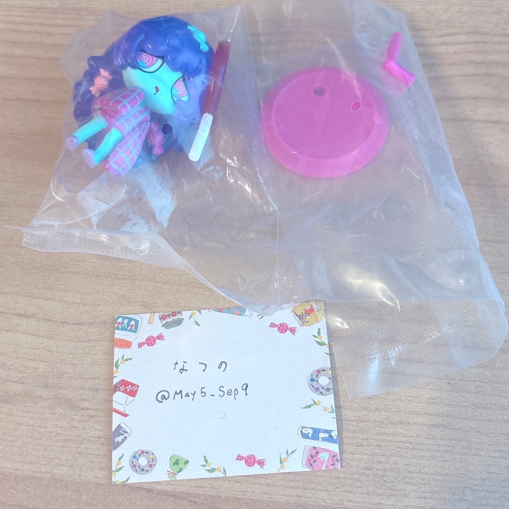 なつの tweet media