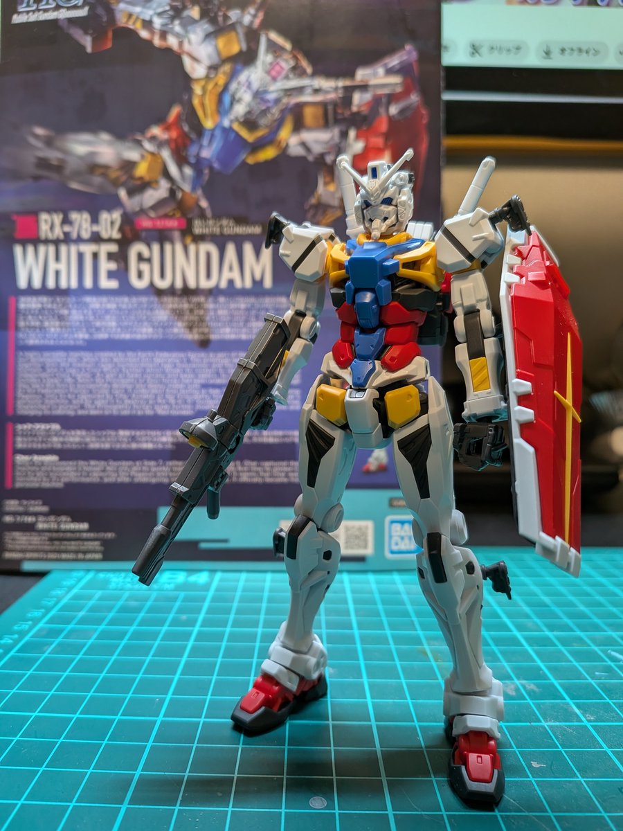 at_missing's tweet photo. 積み��しで白いガンダムをパチ組
組みやすい良キット
各部見るとカッコよくは無い。ガンダムのヒロイックな部分は色位しか継承していない。
カッコよくは無いパーツを組み上げると、何故かめちゃくちゃカッコいい。不思議。

せっかくなので歴代RX78と記念撮影。
#ガンプラ
#ガンプラ好きと繋がりたい https://t.co/Fdc9PYnbxl