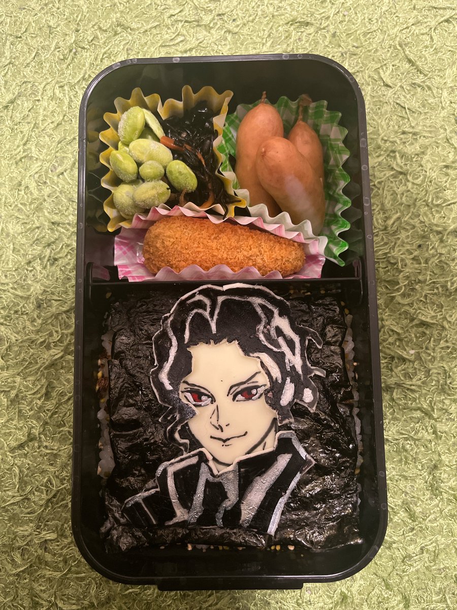 naopLunchBox's tweet photo. 鬼舞辻無惨弁当(鬼滅の刃)

Kibutsuji Muzan character bento(Demon slayer)

前回節分の時に、鬼なのでラムちゃんを作りましたが、職場の人に言われて、今の時代は鬼舞辻無惨だったなと思いました

#キャラ弁 
#鬼滅の刃
#鬼舞辻無惨
#demonslayer 
#kibutsujimuzan https://t.co/X1iAkxPNxj
