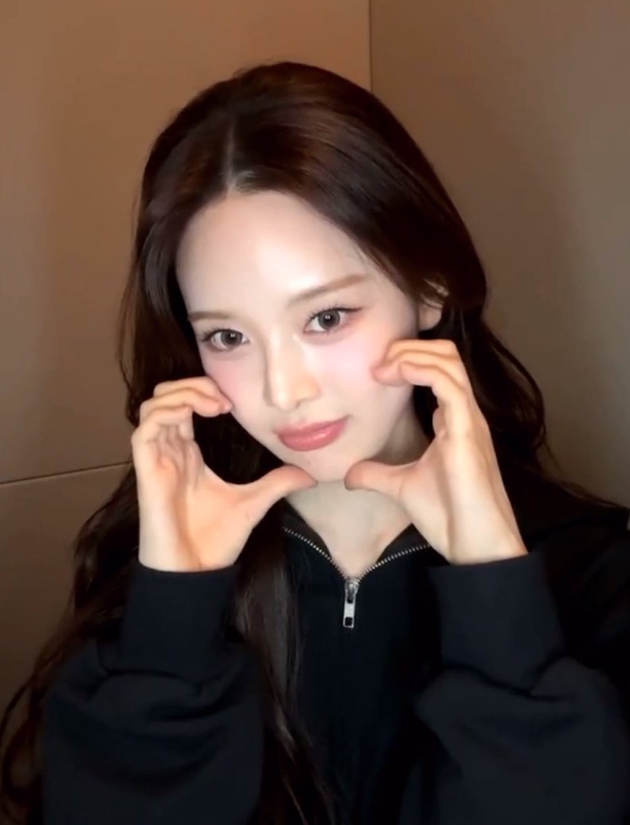 Jeeminih's tweet photo. @Asalkura Lucu banget cowokku ini kenapa ya?? Jawabanku cuman dua, iya dan yes! 🥺💖💖 Halo kakak pacar? https://t.co/g6UzDiURON