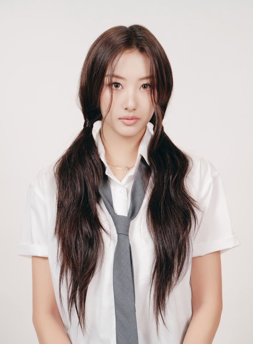 hazzeling's tweet photo. highschool primadona https://t.co/pKdYZ3JYvs