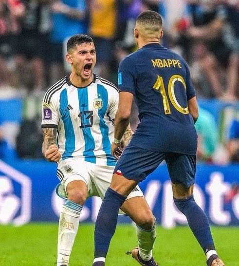 OutMessi_'s tweet photo. Ferdinand dice que el Cuti Romero es un problema

chupala Rio! https://t.co/g7jaOY1iHg