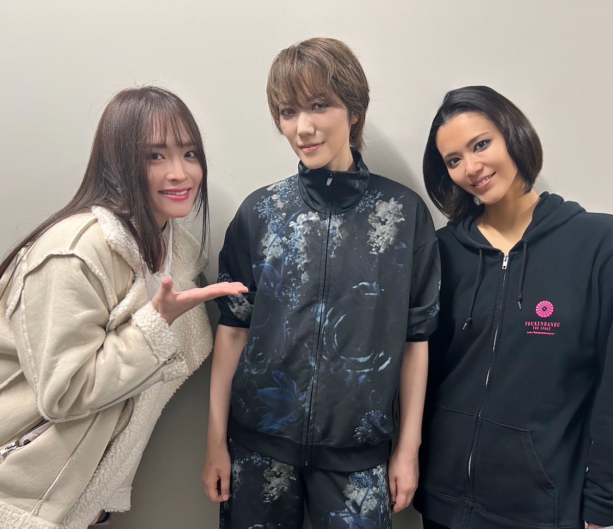 舞台『#刀剣乱舞』禺伝 矛盾源氏物語～再演～
観劇！

そこに「心」があるならば
それは、。

初演の際にも感じた事、
多くの物語に触れるこの仕事
だからこそ、この物語から
感じること、いや
受け取らなくちゃいけないものが
あるだろう、って。

大好きな2人にも会えました✨

#刀ステ