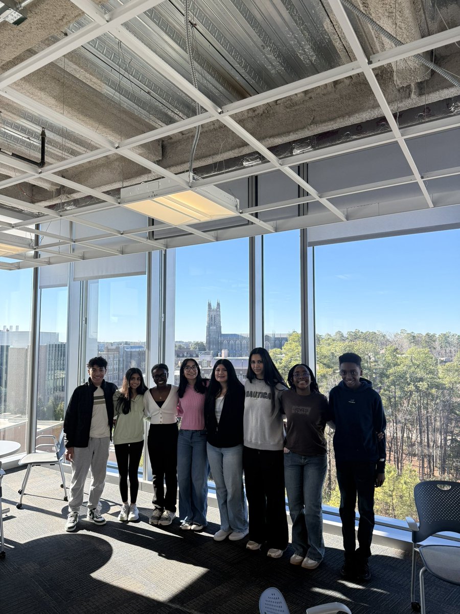 adwoa_md's tweet photo. Our first session of #HPREP yesterday was a success! This is an @SNMA pathway program for high schoolers that is led by @DukeMedSchool students💙

Yesterday’s highlights:
🤝Intros
🏥Med School Building Tour
🩺Peds Case Discussion
💻Professional Email Workshop
🍕Pizza! https://t.co/XbP2PPIOMu