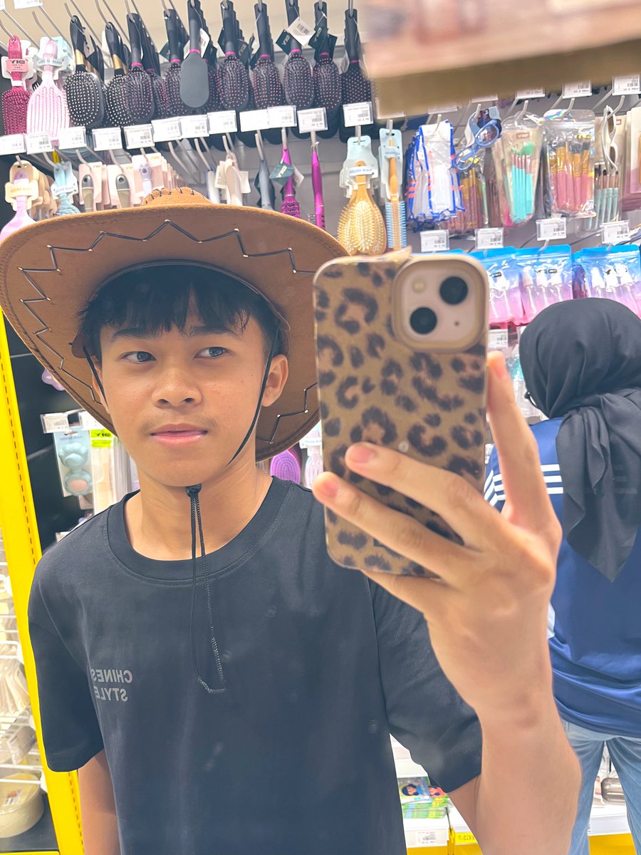 Manhitam tweet media