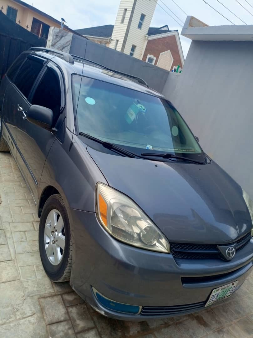 SOUTHCARNG_LTD's tweet image. NEW WEEK 
BUSINESS WEEK 👜

AIRPORT PICKUP/DROPOFF ❓️
WHAT'S AVAILABLE 👇
CAMRY
SIENNA
PRADO
HILUX

IB/LAG/ABJ📌
DRIVING AND FUELING HANDLED

WhatsApp/call: 09138601779
#carrental #carhire