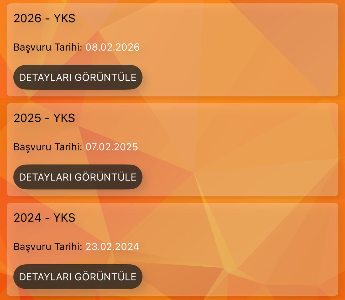 ne yalnızlık ne de yalan 
üzmesin seni
doğarken ağladı insan
BU SON OLSUN BU SON