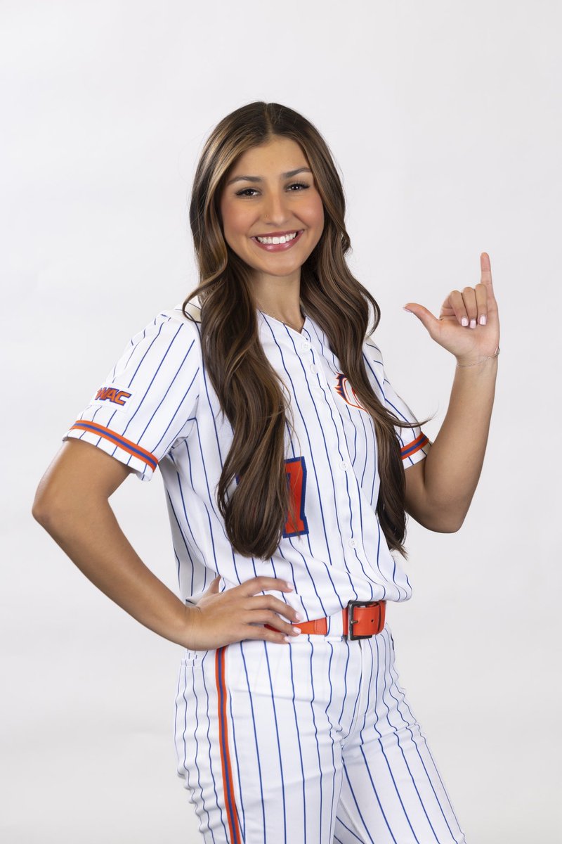 UTAMavsSB's tweet photo. HBD V!!! 🥳✨

Let’s get some bday dubs 👀 

#BuckEm🐎 https://t.co/lekVSgbH99