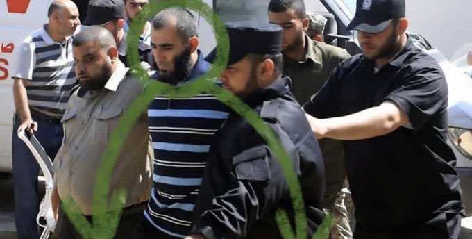 Netanyahu’s link to ISIS exposed..

This is Ashraf abu Laila who is the main suspect in the assassination of a freed Palestinian prisoner Mazen Faqhaa in Gaza in 2017..

Days ago, Netanyahu recognised the killing of Faqhaa..

Abu Laila was an active ISIS member when he carried