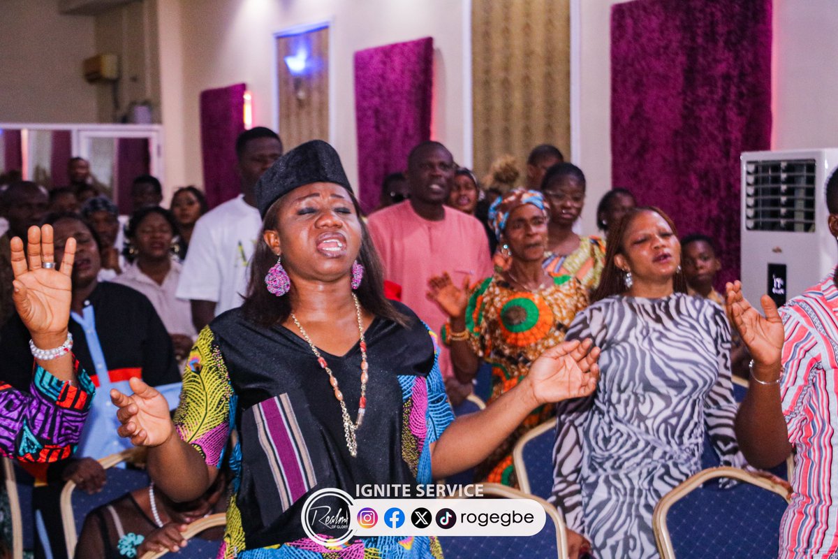 rogegbe's tweet photo. π΅ #Worship
Eze Ebube see how far you've brought me
I can see, I can tell and I know it is your grace...
We lay our crowns and worship you...
#IgniteService #ConnectSunday #rogegbe #householdoffaith #ROGService #CommunionService https://t.co/1ZhRA9AXmr
