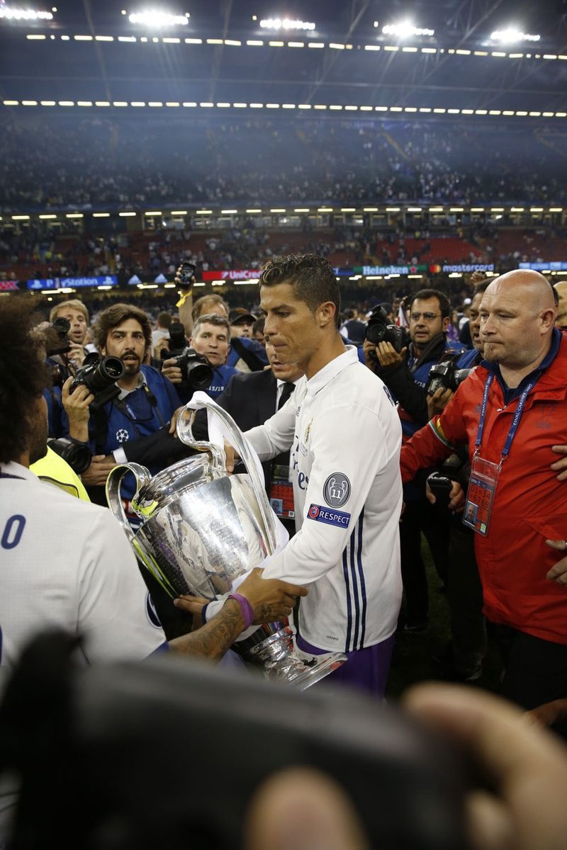 #CR933 (@onlygoat7_) on Twitter photo 