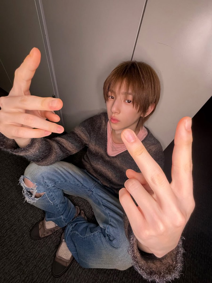 อรัญ tweet media