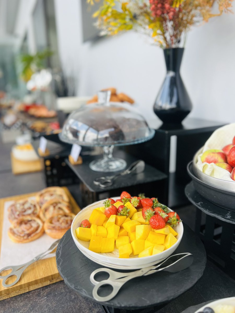 golf_kigali's tweet photo. For our Special Guest event, our F&amp;B team combined creativity, flavor, and world-class service.
From bespoke stations to exquisitely crafted dishes, every detail was designed to elevate the experience.

A truly memorable moment for our exceptional guests. https://t.co/C6XOKdashH