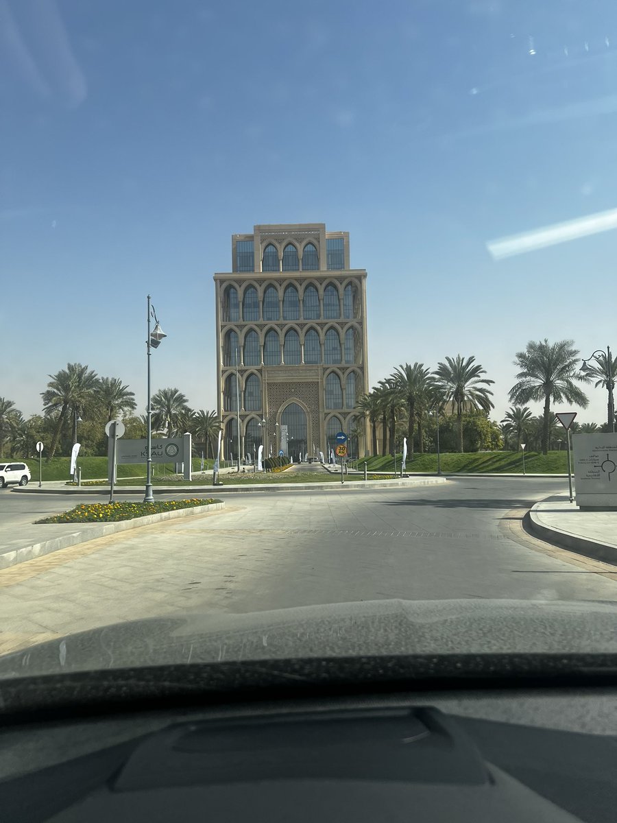 sarakhalidd0's tweet photo. يوم التحكيم 💪🏻

فخورة جدًا بكوني جزءًا من هذه الفرصة مع فريق رائع، وتنظيم مميز، وطاقة ملهمة في كل مكان 🤍!

#هاكثون_الإبتكار_الصحي
#KSAU_Hackathon_2026
#نبتكر_لصحة_وطن https://t.co/ph462i26Ej