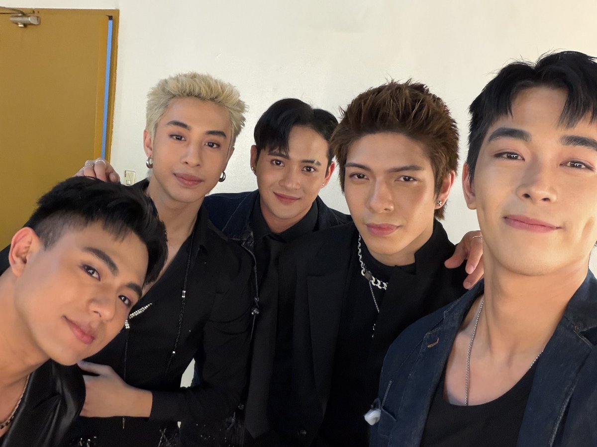 FRESH OT5 selfie🥹

#BGYO_Fresh #BGYO <a href="/bgyo_ph/">BGYO_PH</a>