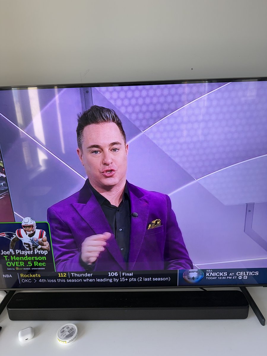 Prime time Sunday morning. Wake up, put on <a href="/SportsCenter/">SportsCenter</a> and this gay loser is on my TV (again) pushing his prop bets. No one gives a fuck guy, how about that? And he was wrong last week about the Pats losing. Disgraceful show now tbh.