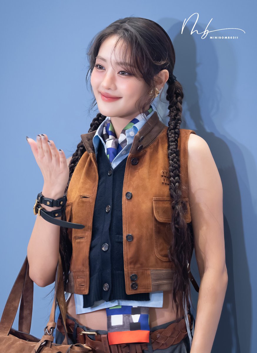 260206 민니 ❤️❤️❤️

예쁜 아기🥰🥰🥰

#민니 #아이들 #Minnie  #Idle  #มินนี่ #ミンニ