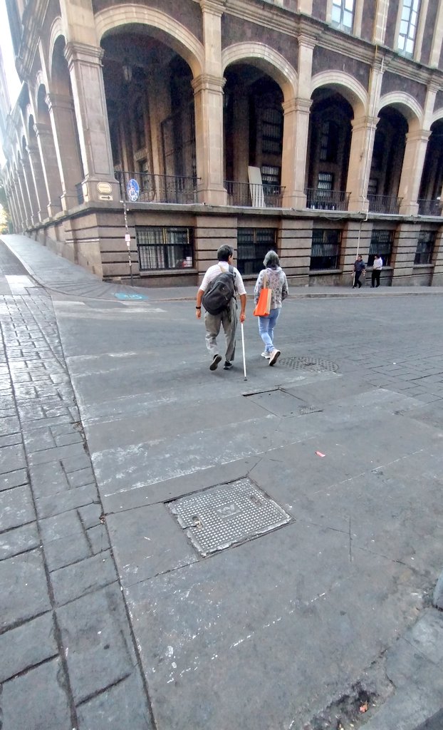 Estos cruces necesitan ser balizados para seguridad del peaton en #Cuernavaca <a href="/CuernavacaGob/">Municipio Cuernavaca</a> <a href="/jluriosteguis/">José Luis Urióstegui</a> <a href="/SDSySPCuerna/">Desarrollo Sustentable y Servicios Públicos</a> <a href="/lm_guillermo/">Guillermo López Mejía</a> <a href="/margarita_gs/">Margarita González Saravia</a> <a href="/AndyGordillo_/">Andy Gordillo</a> <a href="/MeggieSalgado/">Meggie Salgado</a> <a href="/gerardo_ab2256/">Gerardo Abarca Peña</a> <a href="/pvillalobosadan/">Pablo Rubén Villalobos Adán</a> <a href="/DavidMonroyMx/">David Monroy MX</a> <a href="/GuillermoCinta/">LA CRÓNICA DE MORELOS</a> #porlaciudadquemerecemos