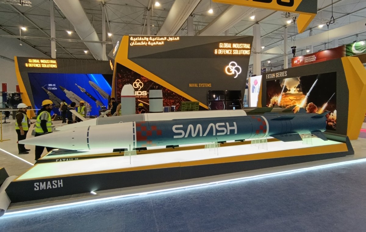 Huseeb59's tweet photo. #BREAKINGPakistan Has Introduced its First Official Hypersonic Missile System ''SMASH''.
@CMShehbaz @KhawajaMAsif @TararAttaullah @OfficialDGISPR @DGPR_PAF @BSWarraich https://t.co/bpx6gImlPb