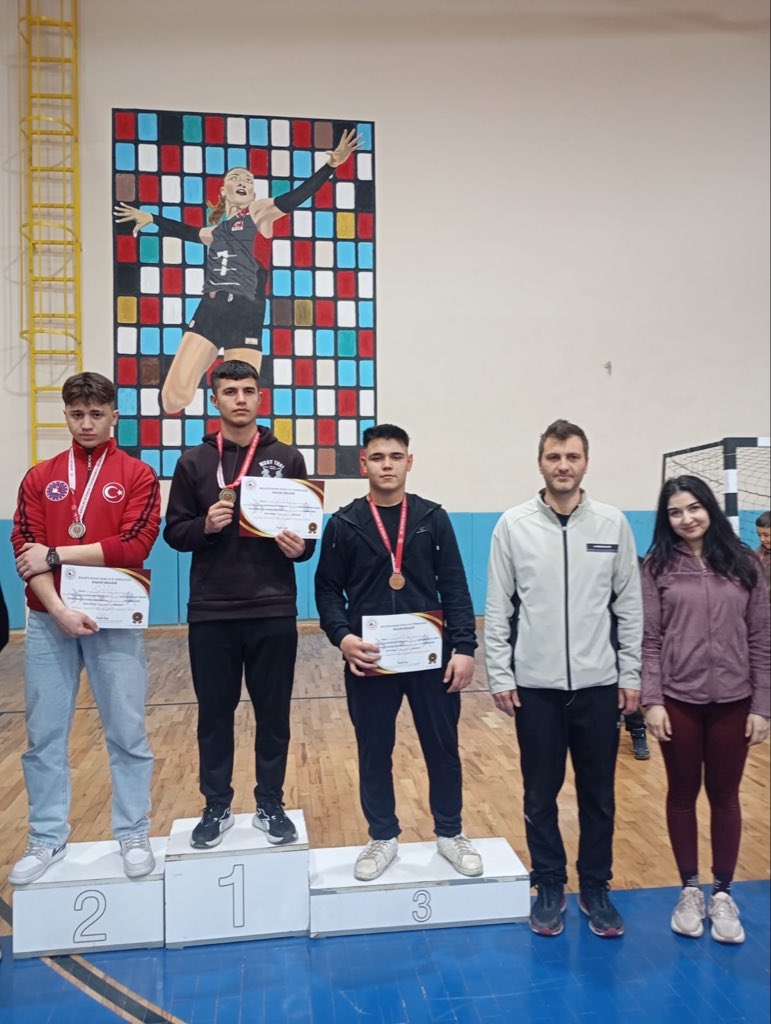 8 ilden 200 sporcunun katılımıyla Malatya’da düzenlenen “6 Şubat Asrın Felaketi Deprem Şehitleri” anısına İller Arası Wushu Şampiyonası’nda Niğde Takımı olarak büyük bir başarıya imza attık. 🏆
13 Altın ve 2 Gümüş madalya ile Niğde’mize 1.’lik kupasını getirdik.