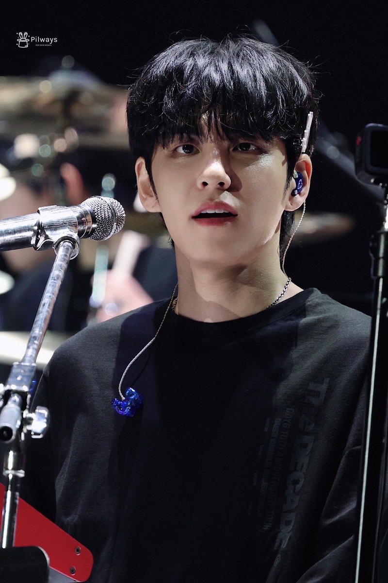 형제같다………..
근데 왼쪽 동생 오른쪽 형아