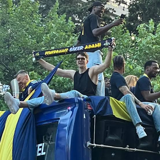 fenerdert's tweet photo. @FBBasketbol Demedik mi şaşkın https://t.co/ROsm6BYzYU