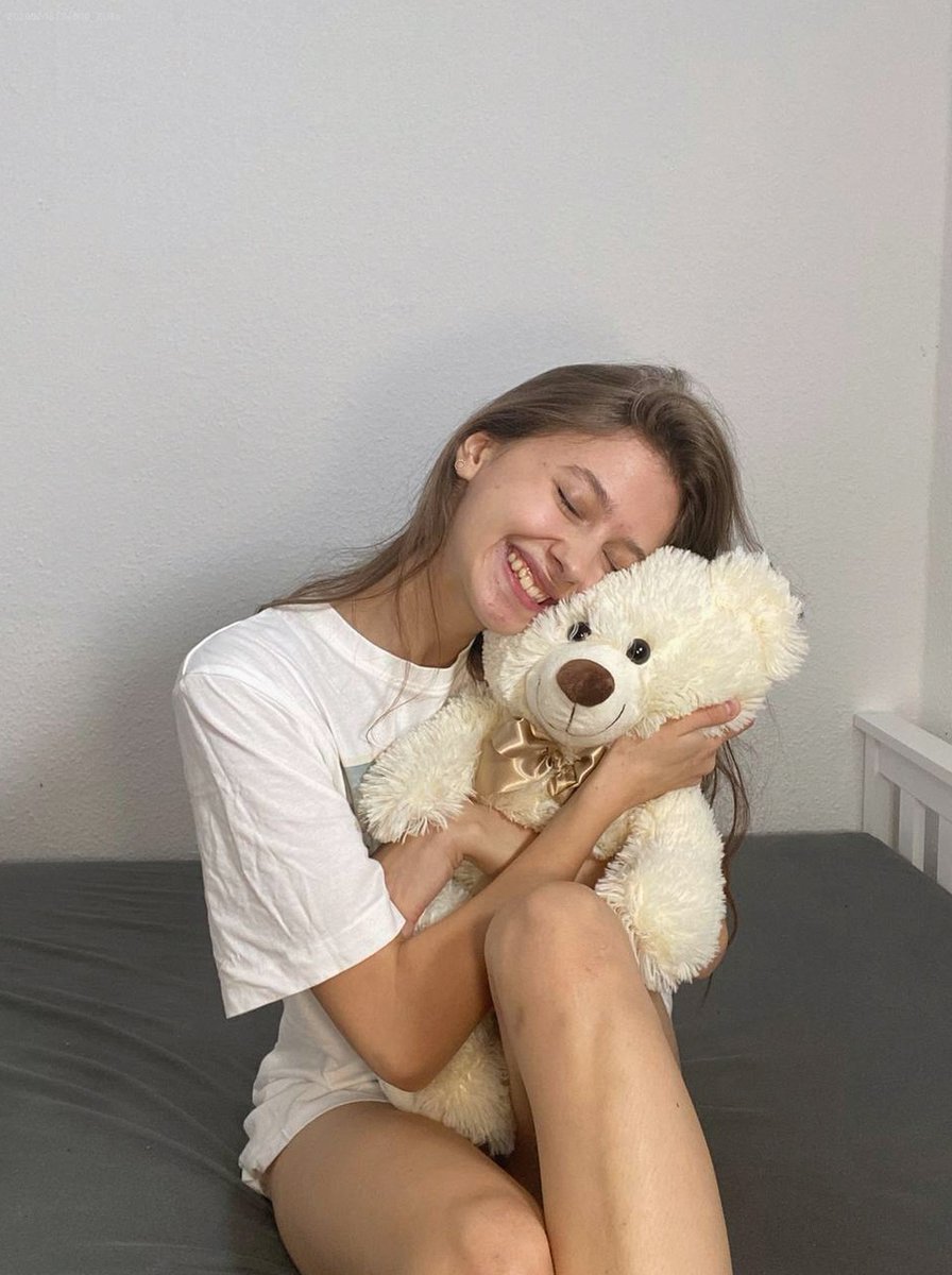 Why play hard to get when I can play hard to forget? 💁‍♀️✨